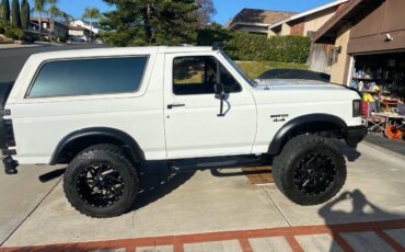 Ford-bronco-1991-white
