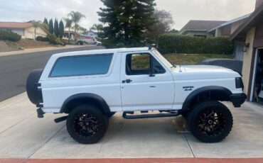 Ford-bronco-1991-white-4