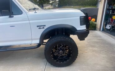 Ford-bronco-1991-white-6