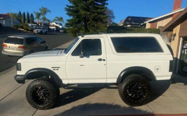 Ford-bronco-1991-white-7