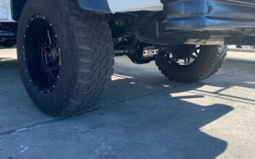 Ford-bronco-1991-white-9