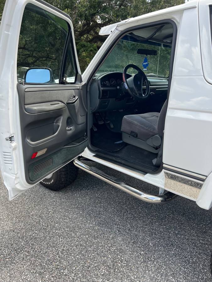 Ford-bronco-1992-white-10