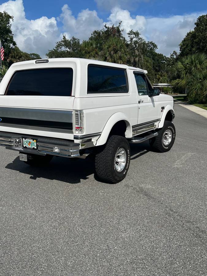 Ford-bronco-1992-white-16