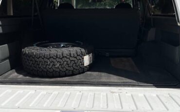 Ford-bronco-1992-white-30