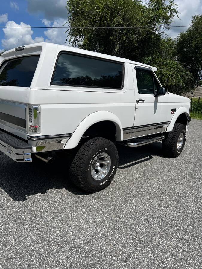 Ford-bronco-1992-white