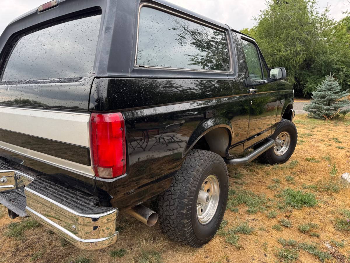 Ford-bronco-1993-black-10