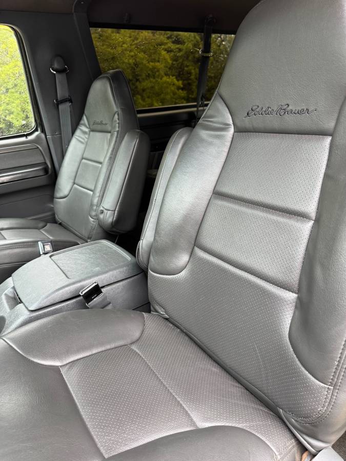 Ford-bronco-1993-black-4
