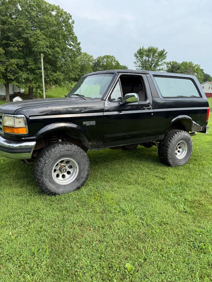 Ford-bronco-1995-black-2
