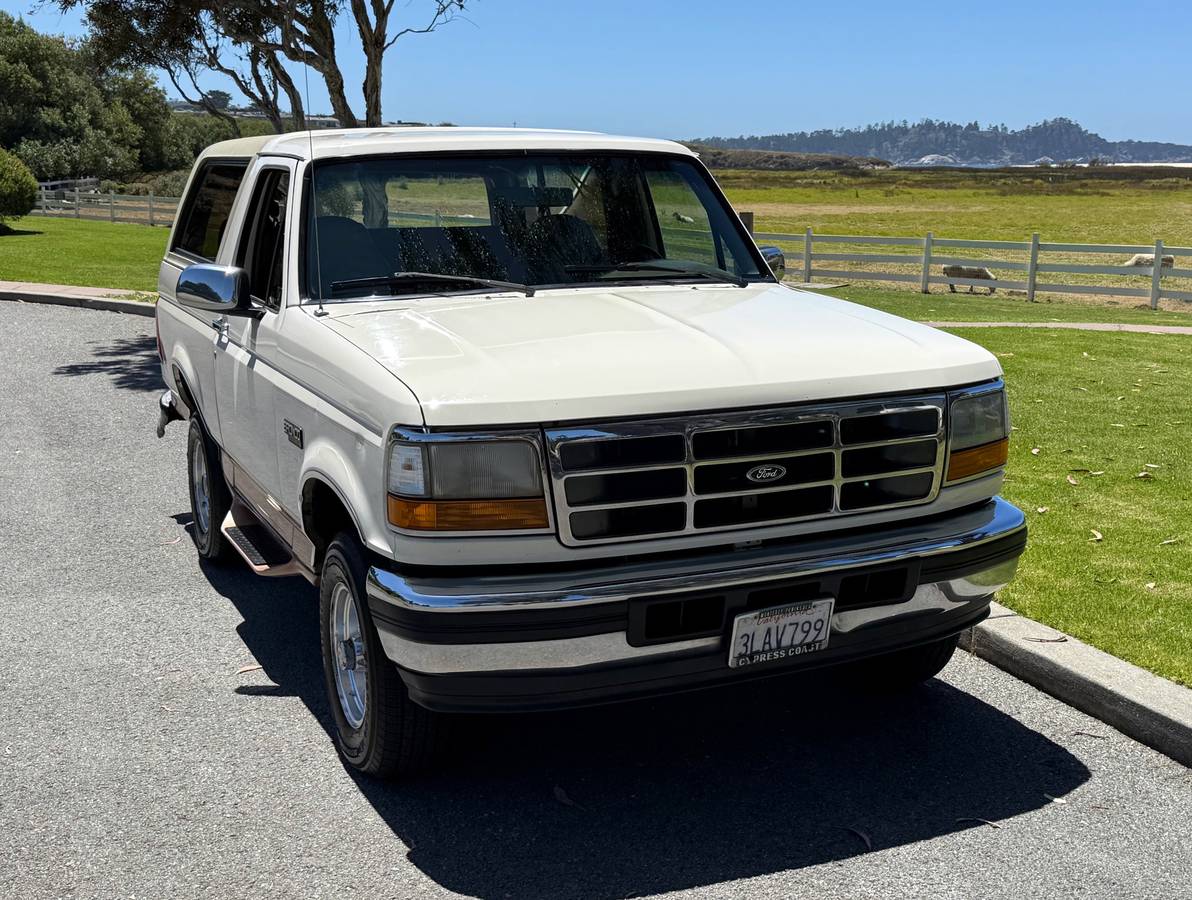Ford-bronco-1995-white-2
