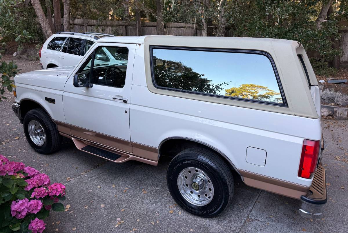 Ford-bronco-1995-white-4