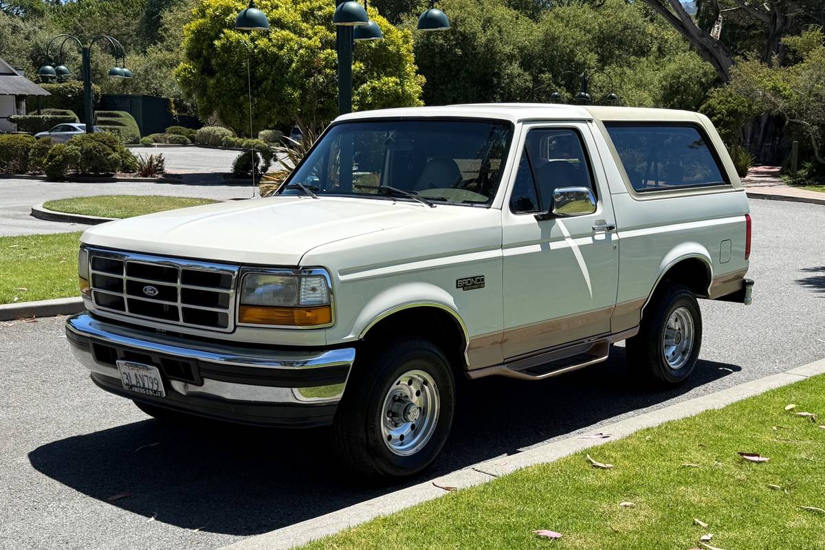 Ford-bronco-1995-white