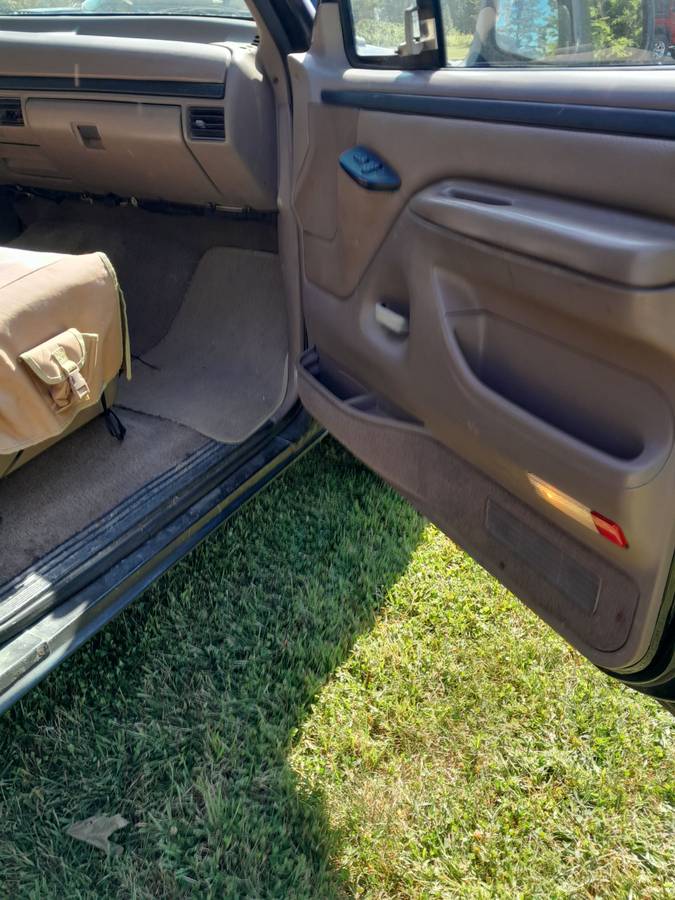 Ford-bronco-1996-black-9