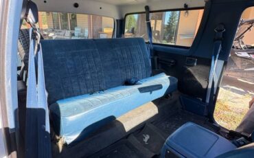 Ford-bronco-1996-white-10