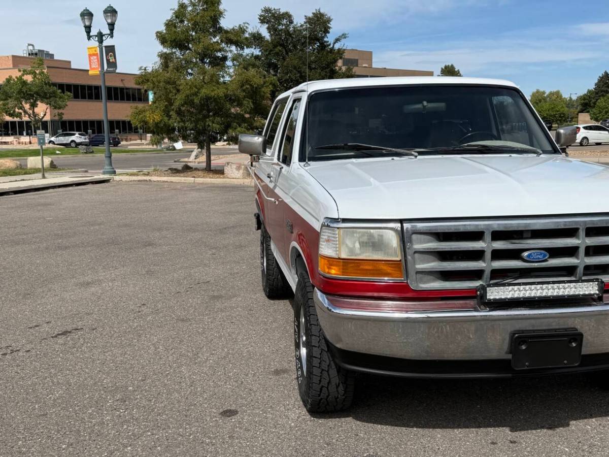 Ford-bronco-1996-white-3