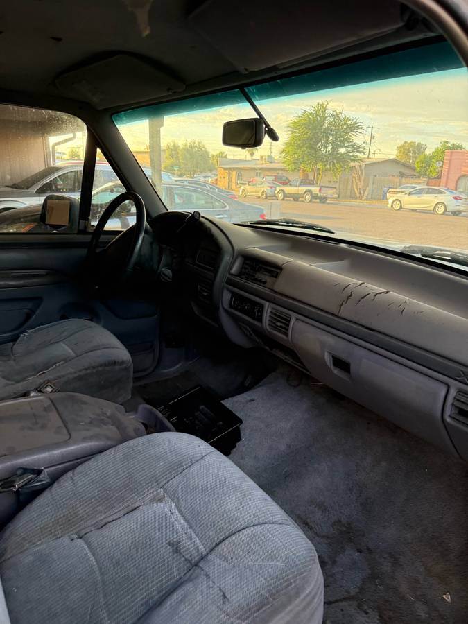 Ford-bronco-1996-white-4