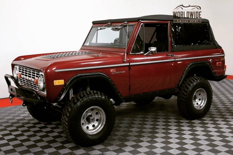 Ford-bronco-4x4-1974-red-1