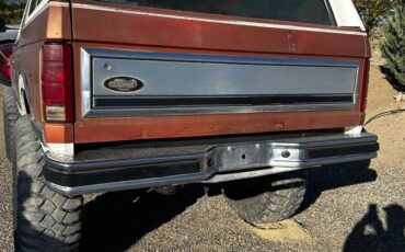 Ford-bronco-4x4-1984-white