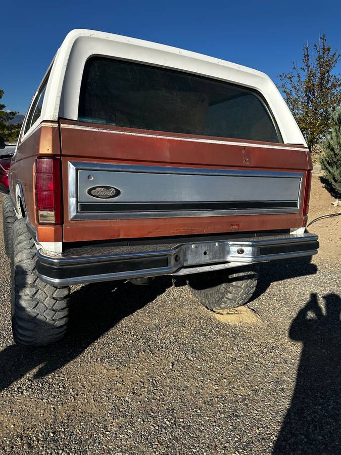 Ford-bronco-4x4-1984-white