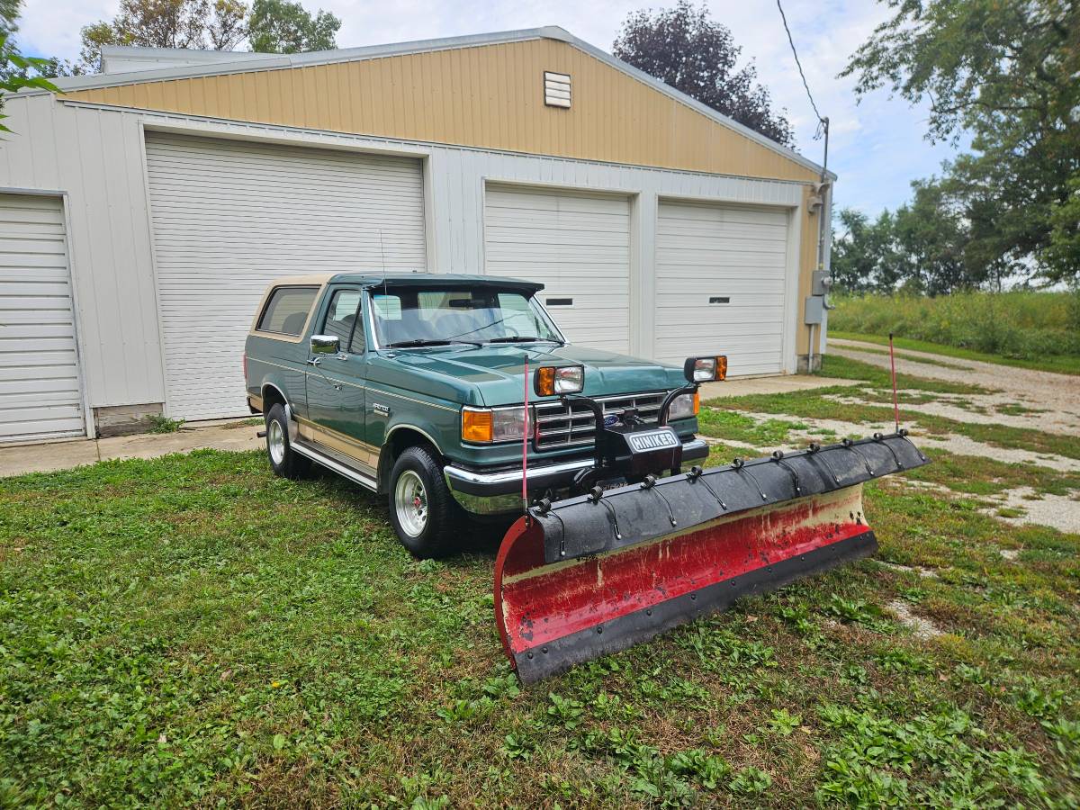 Ford-bronco-4x4-1988-green-4