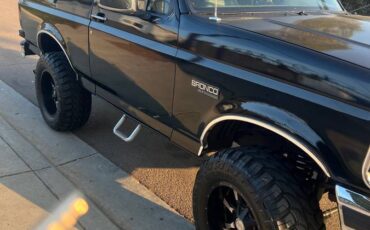 Ford-bronco-4x4-1994-black-2