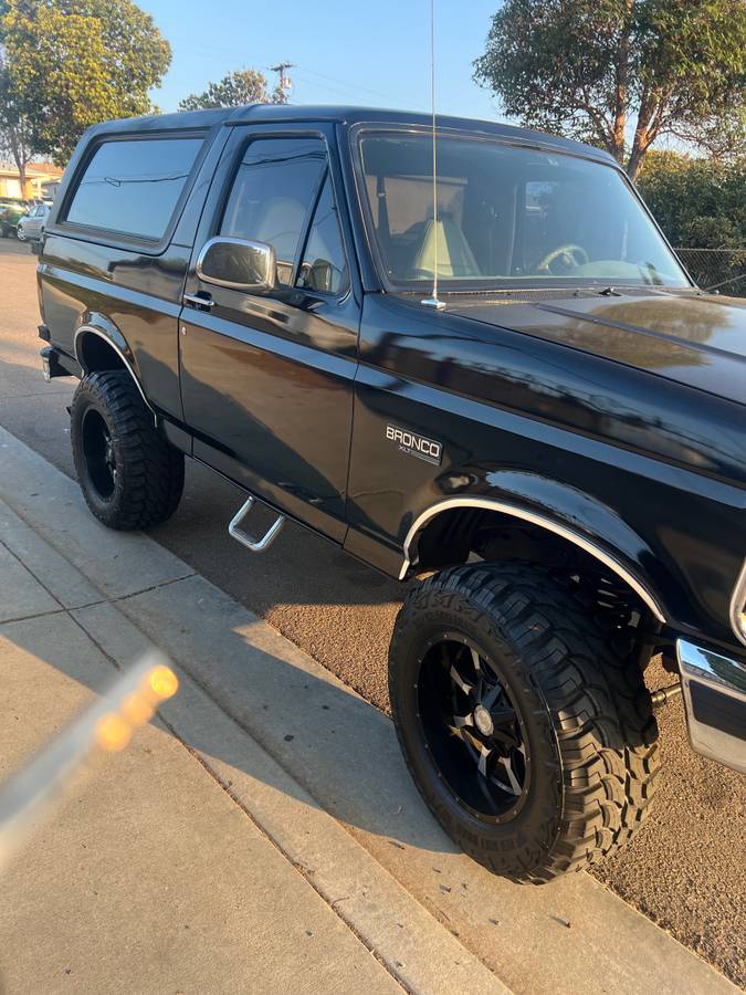 Ford-bronco-4x4-1994-black-2