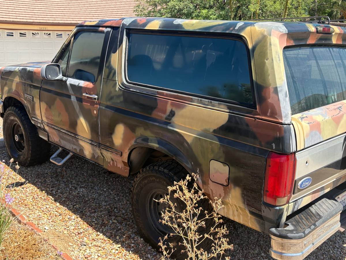 Ford-bronco-4x4-1995-custom-2