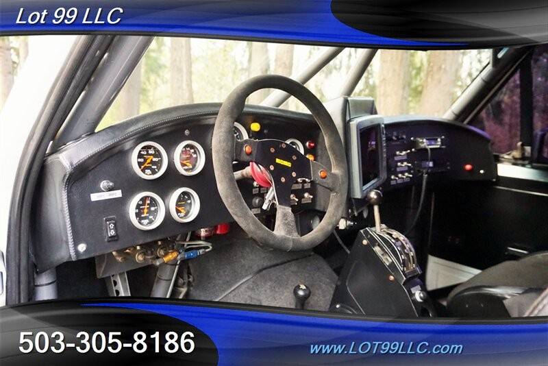 Ford-bronco-custom-build-troph-1991-white-14