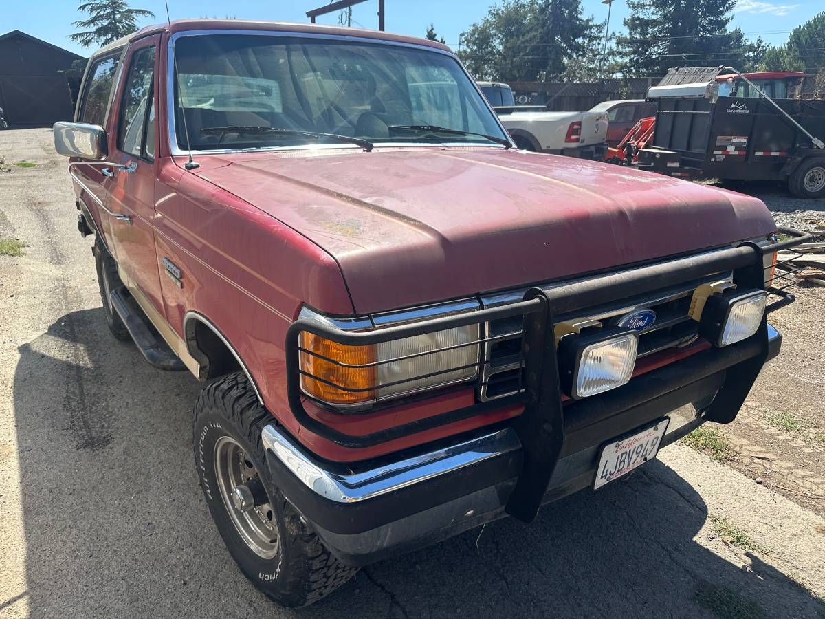 Ford-bronco-eddie-bauer-4x4-1990-red-10