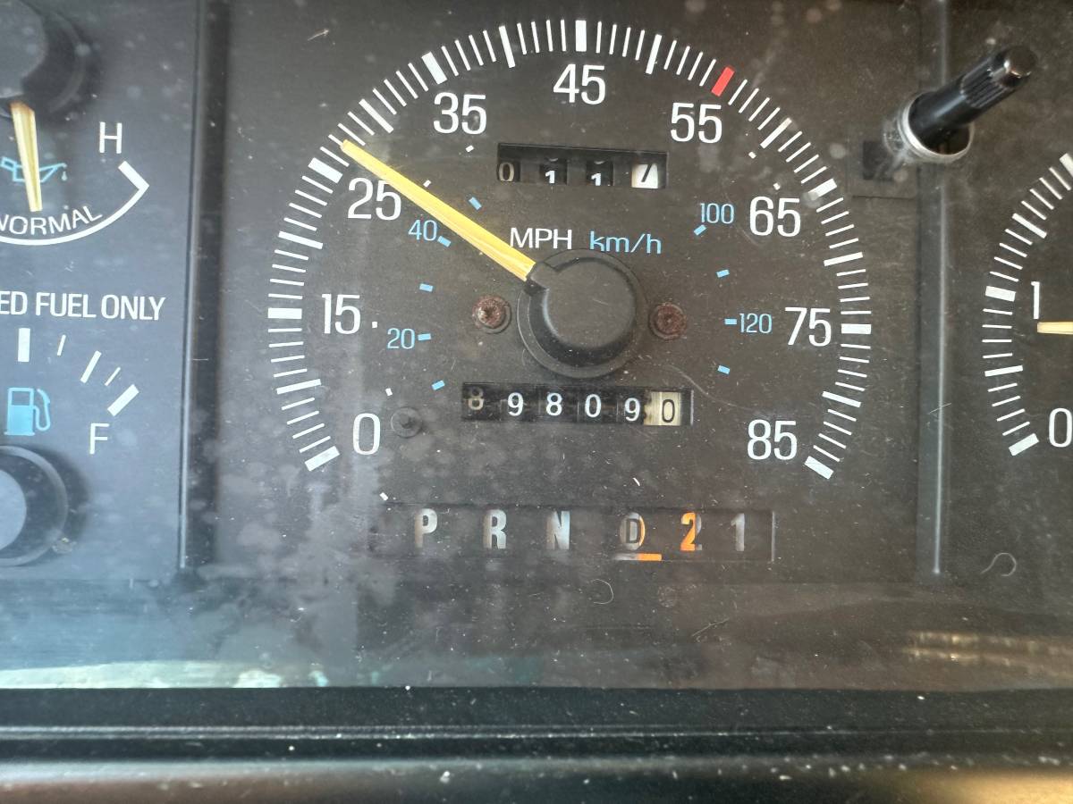 Ford-bronco-eddie-bauer-4x4-1990-red-14