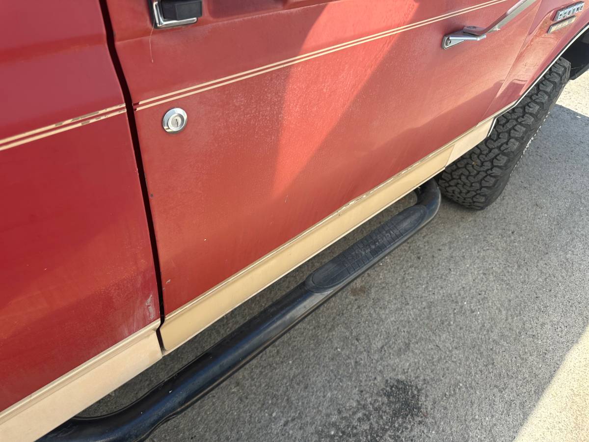 Ford-bronco-eddie-bauer-4x4-1990-red-4