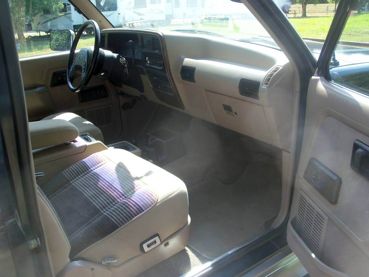 Ford-bronco-ii-1989-blue-2