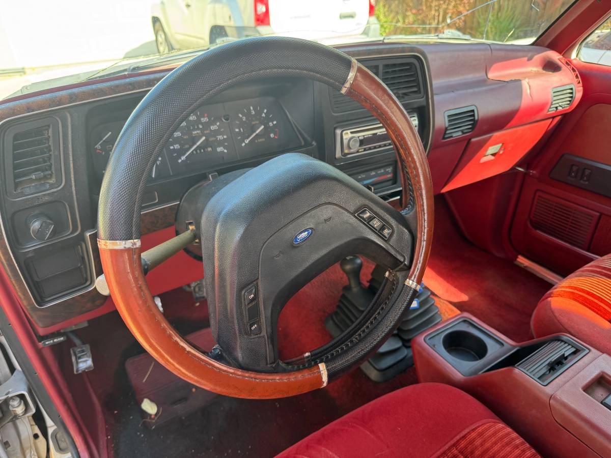Ford-bronco-ii-1989-red-8