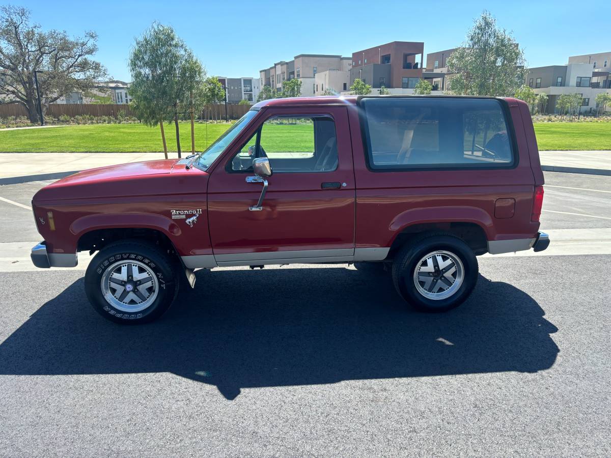 Ford-bronco-ii-xl-1986-red-1