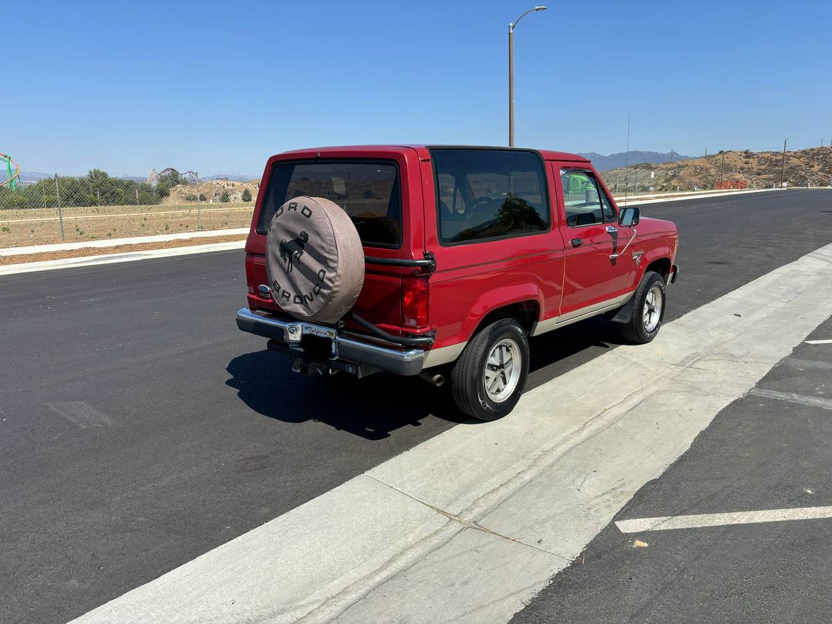 Ford-bronco-ii-xl-1986-red-10