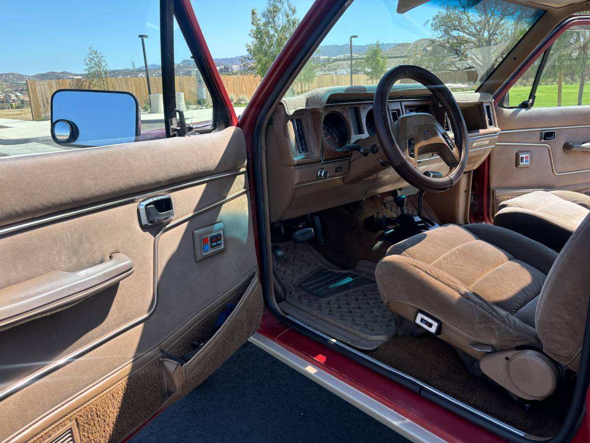 Ford-bronco-ii-xl-1986-red-14