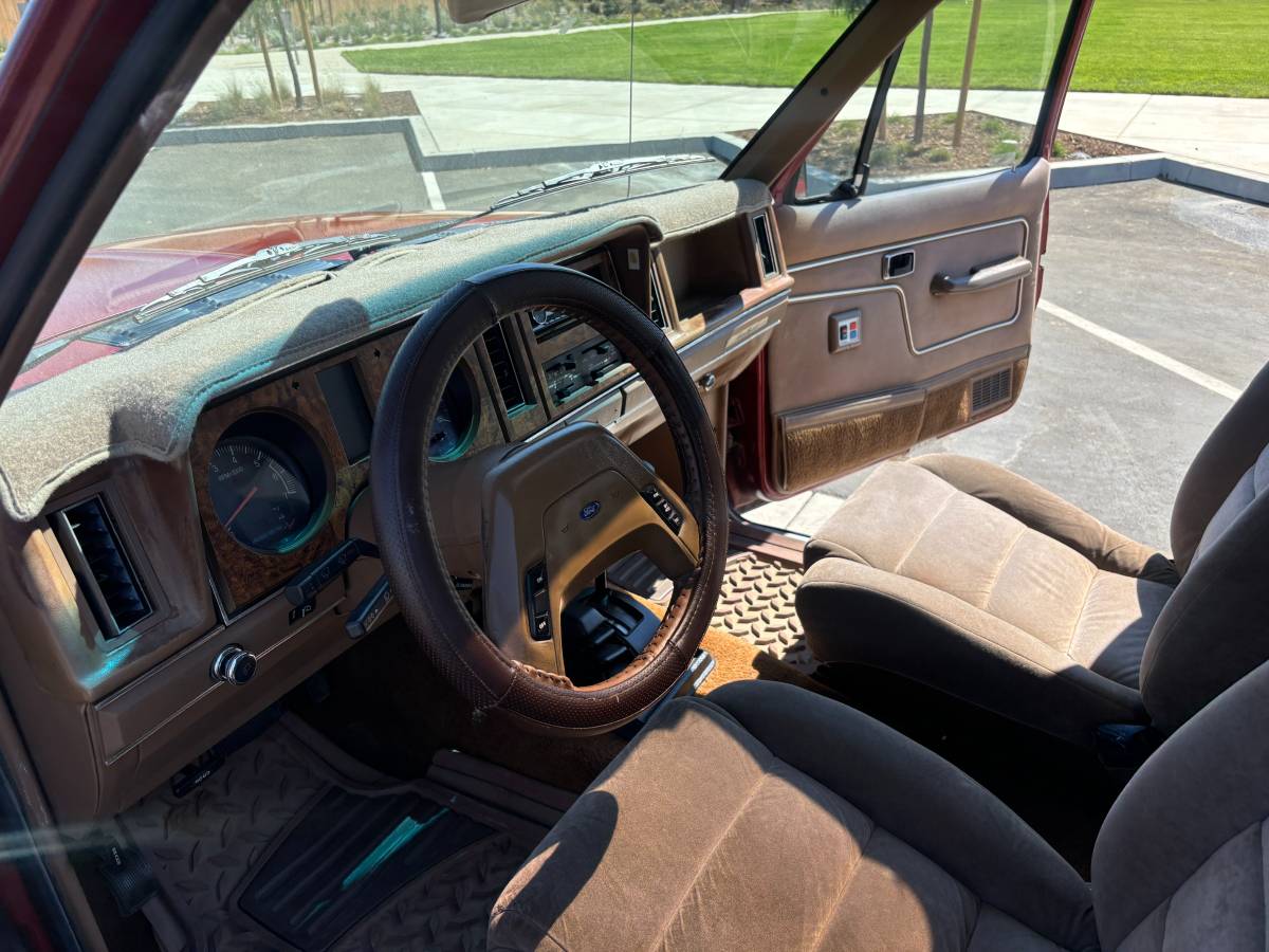 Ford-bronco-ii-xl-1986-red-8