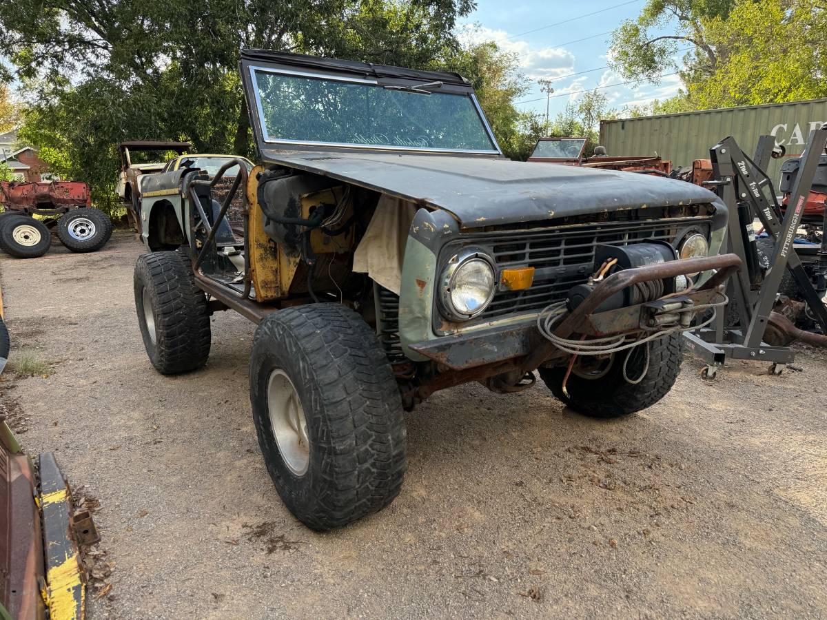 Ford-bronco-sport-1972-black