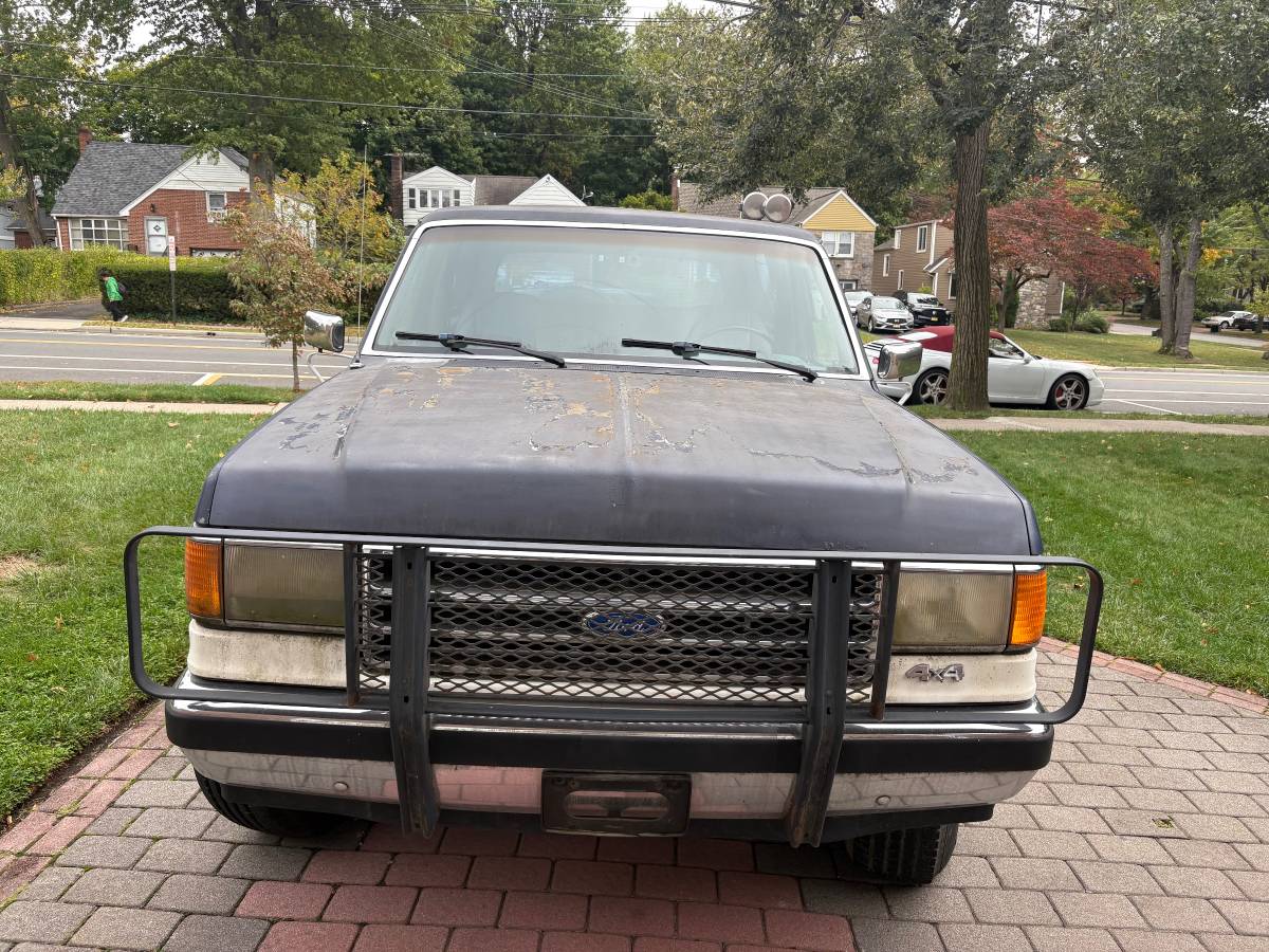 Ford-bronco-xlt-1989-2