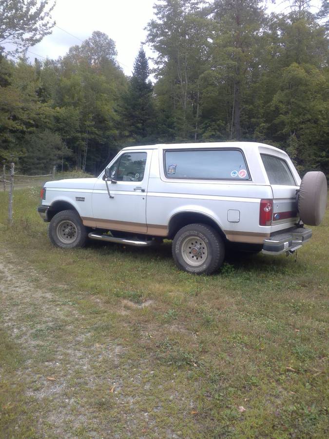 Ford-bronco-xlt-1991-white-1