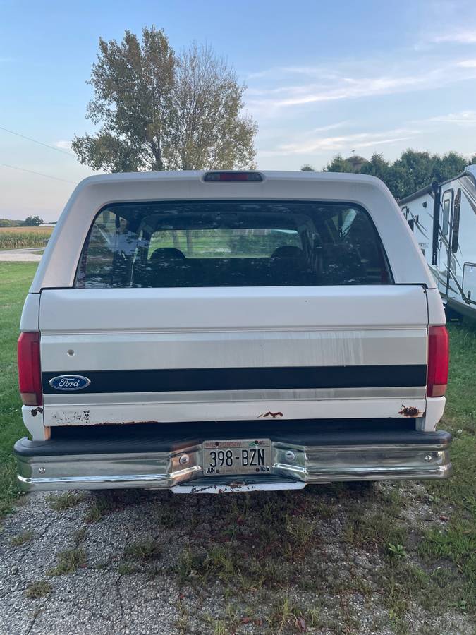 Ford-bronco-xlt-1993-white-12