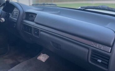Ford-bronco-xlt-1993-white-19