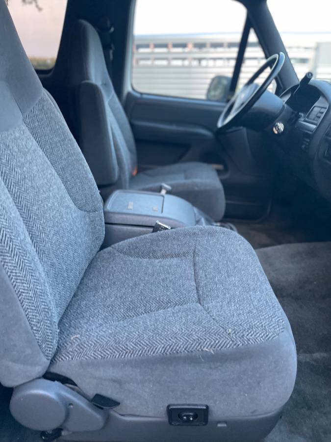 Ford-bronco-xlt-1993-white-20