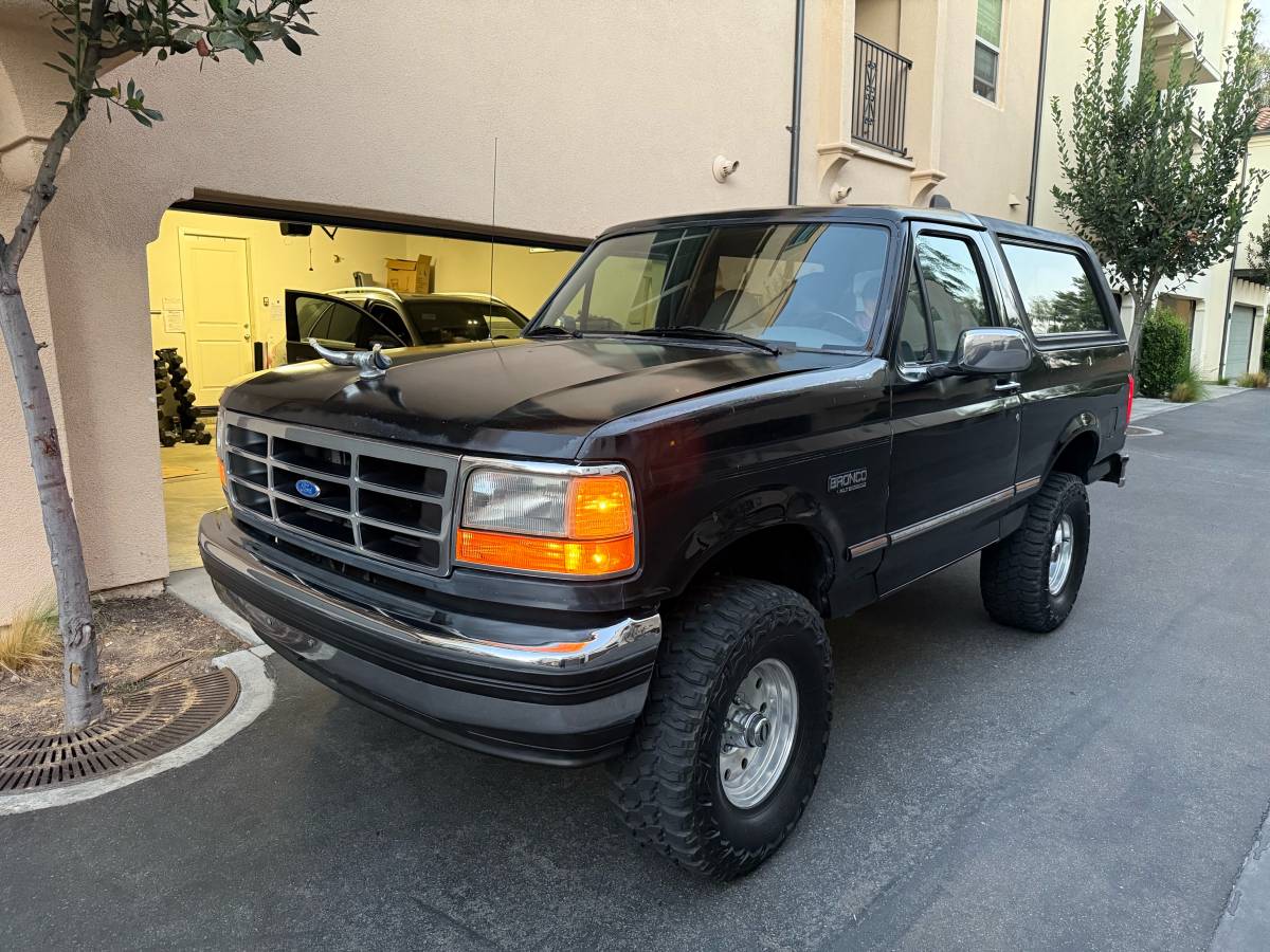 Ford-bronco-xlt-1994-black