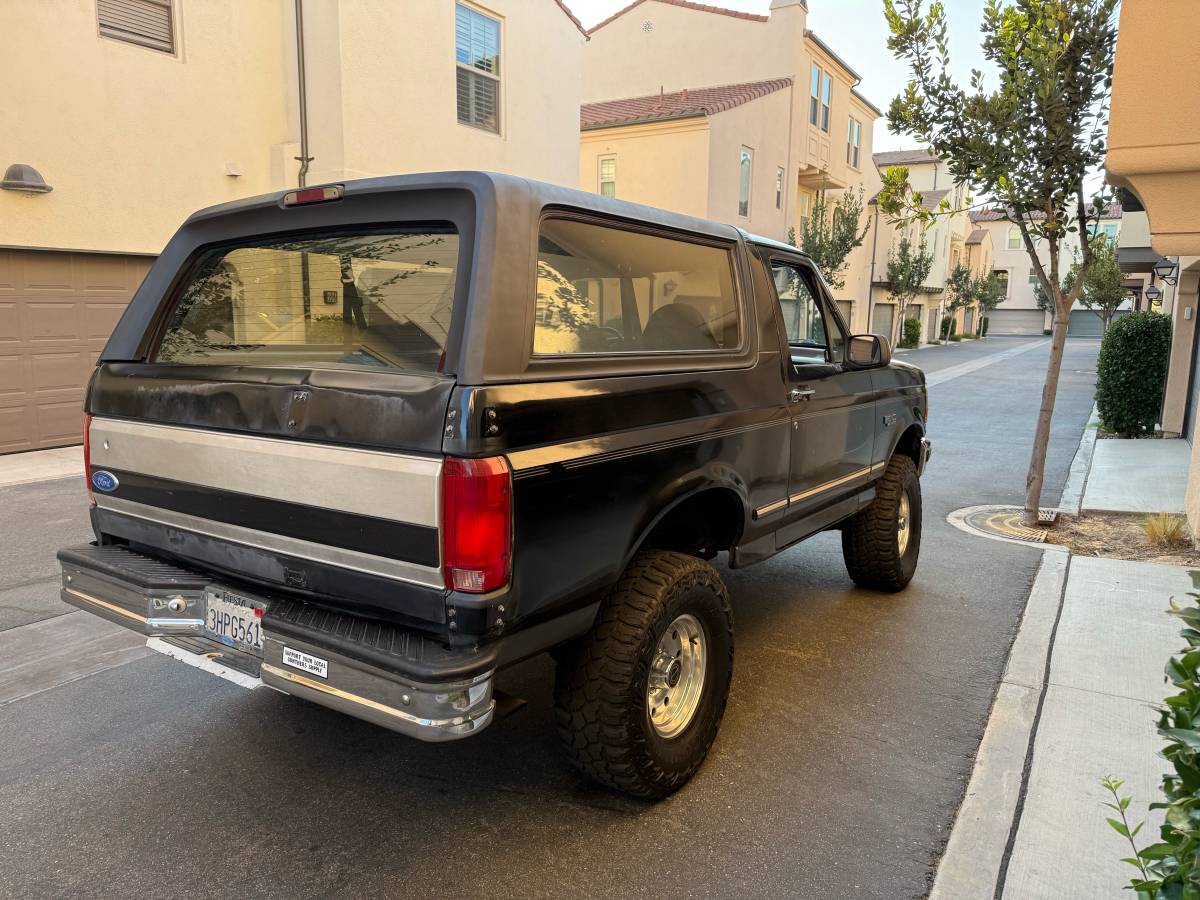 Ford-bronco-xlt-1994-black-3
