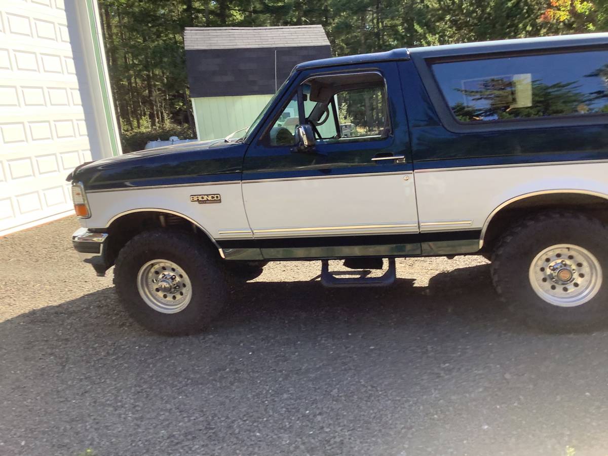Ford-bronco-xlt-1994-green