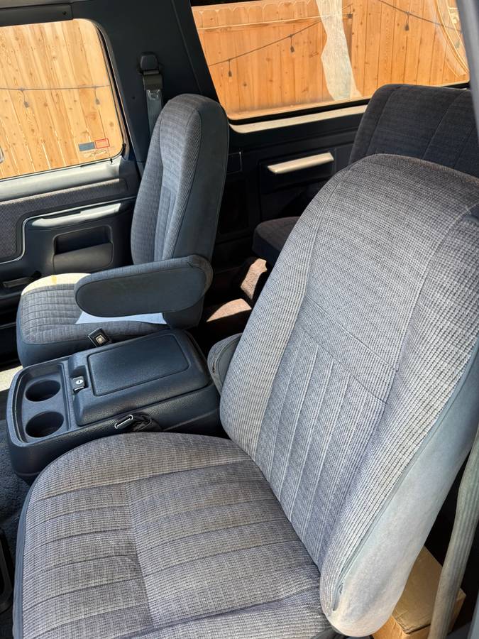 Ford-bronco-xlt-4x4-1989-blue-10