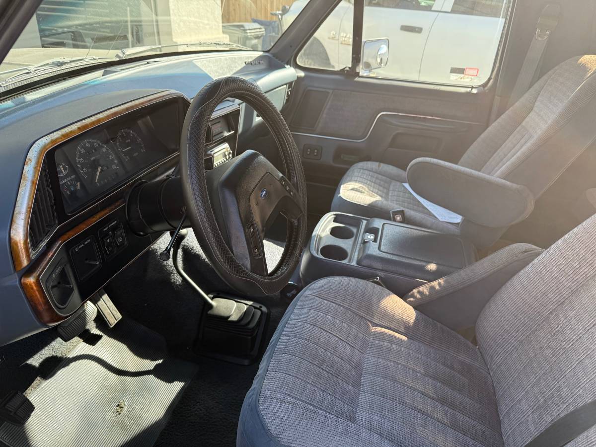 Ford-bronco-xlt-4x4-1989-blue-14