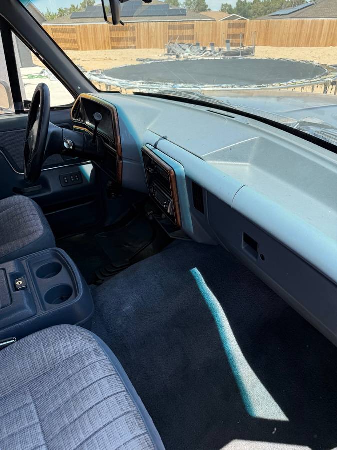 Ford-bronco-xlt-4x4-1989-blue-2
