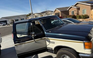 Ford-bronco-xlt-4x4-1989-blue