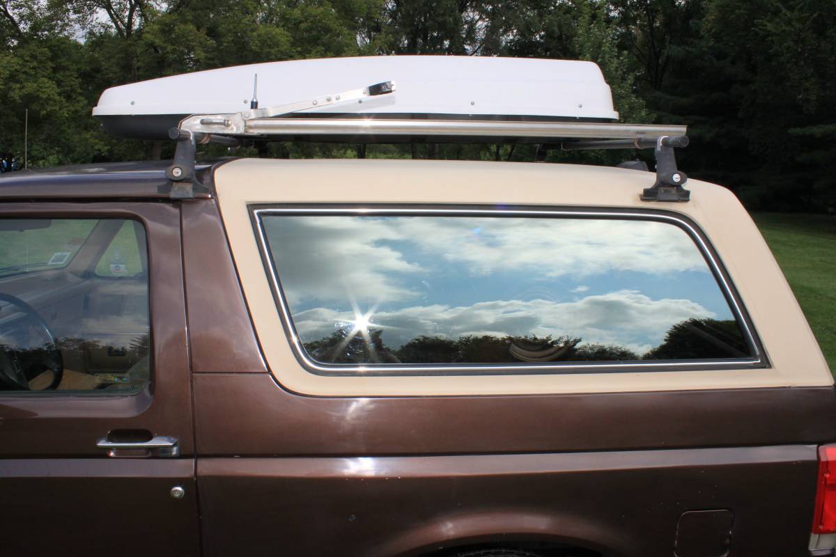 Ford-bronco-xlt-lariat-1989-10